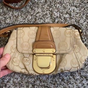 Michael kors crossbody